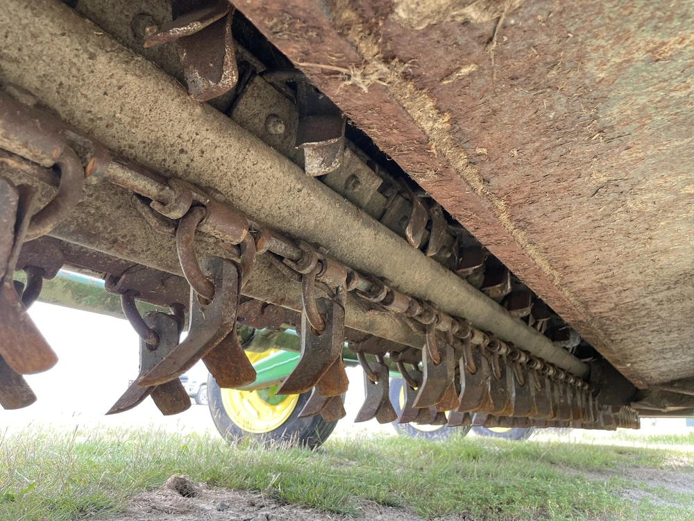 2024 John Deere 520 alt