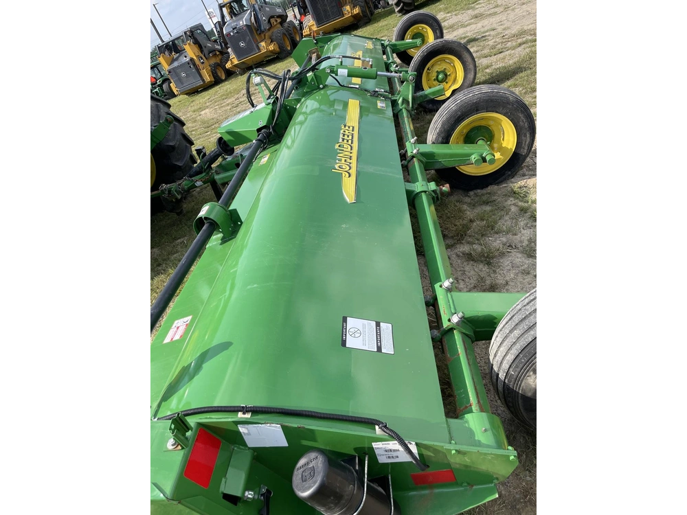 2024 John Deere 520 alt