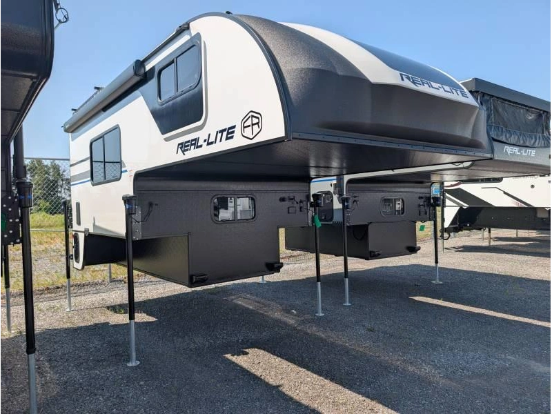 Palomino Real Lite 1806 2027 alt