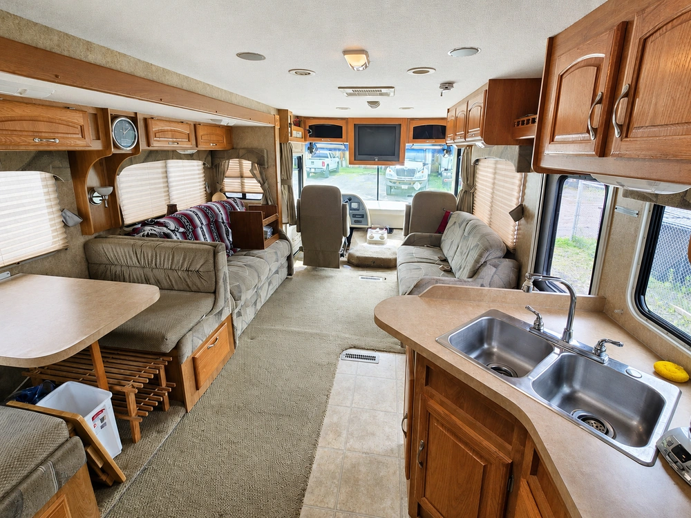 2006 Georgie Boy Pursuit alt