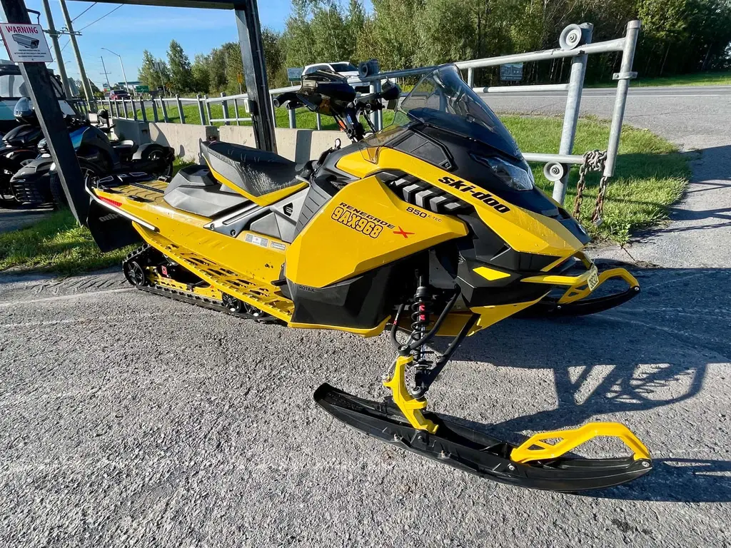 2023 Ski-Doo RENEGADE X 850 