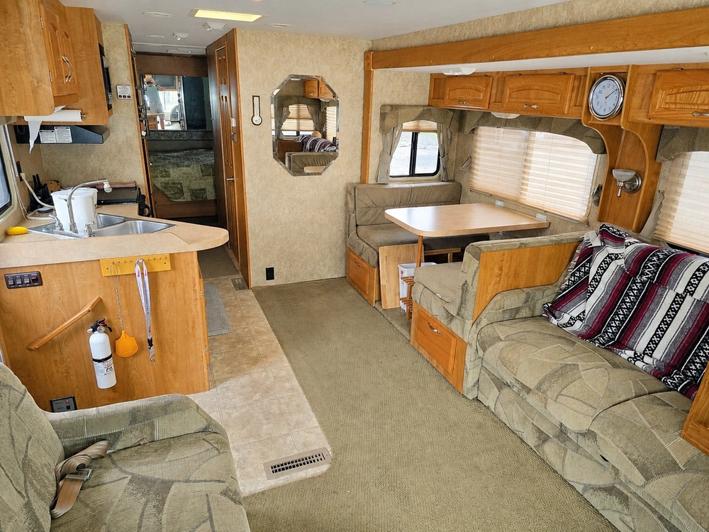 2006 Georgie Boy Pursuit alt