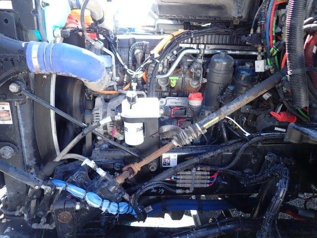 Peterbilt 567 2024