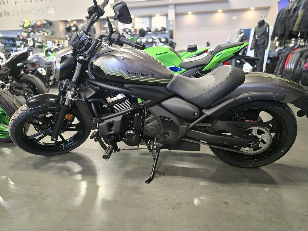 2026 Kawasaki Vulcan S Metallic Graphite Gray alt