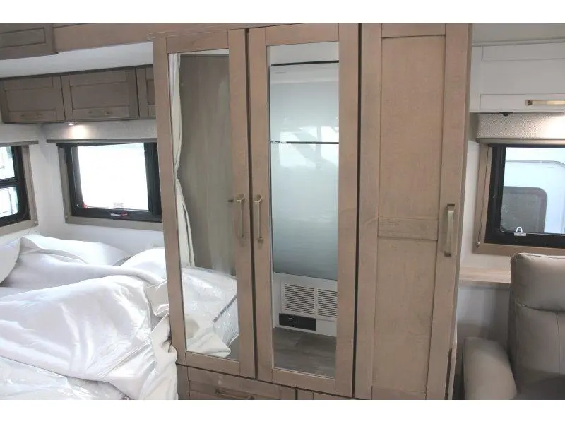 Entegra Coach Odyssey 24B 2027