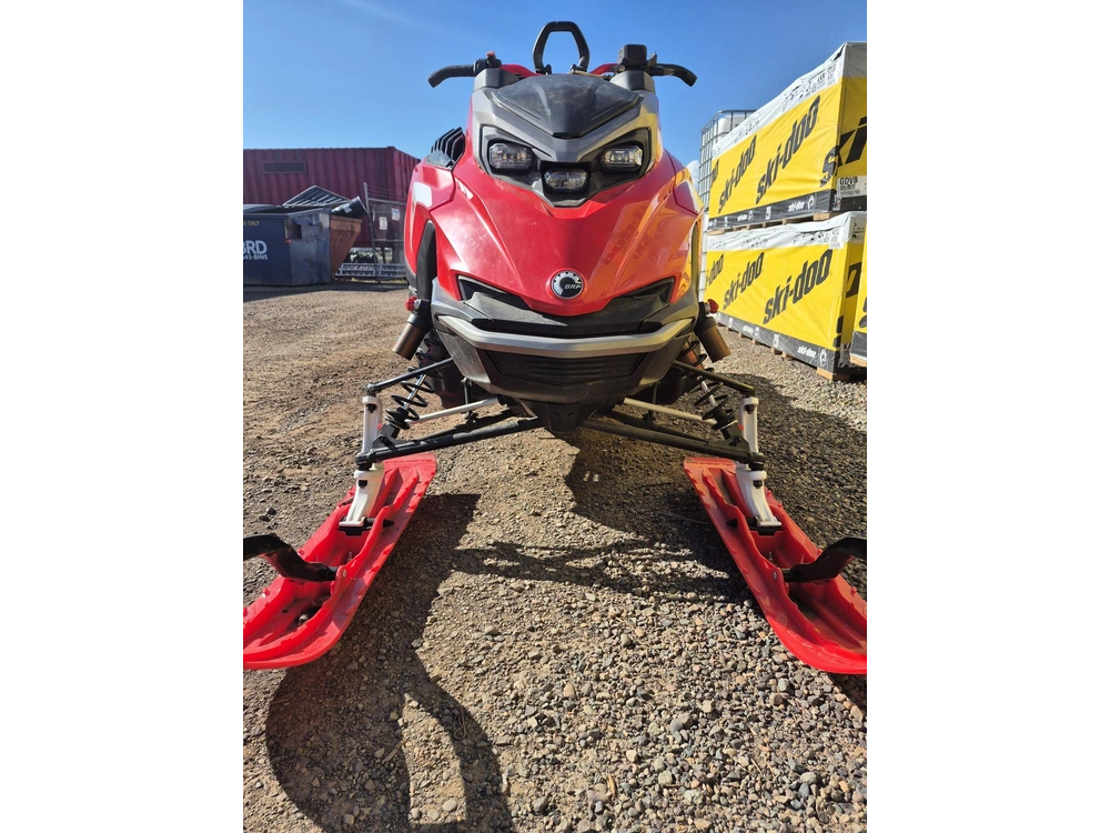 2023 Lynx Shredder Re 850 3900 E-tec Turbo R alt