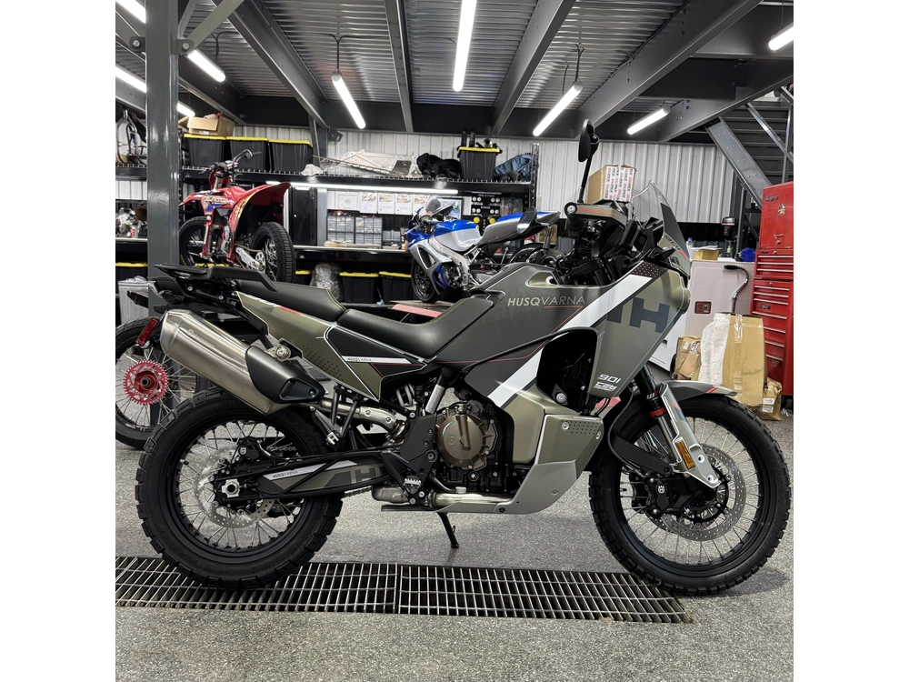 Husqvarna Norden 901 2025 alt