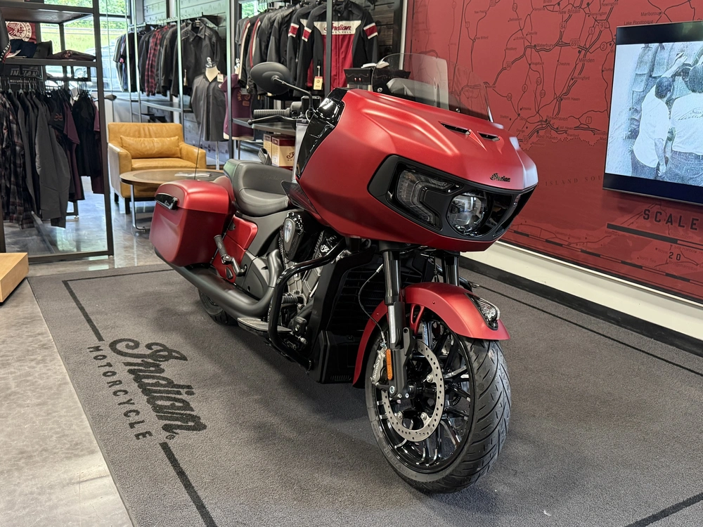 2026 Indian Motorcycle Challenger Dark Horse® alt