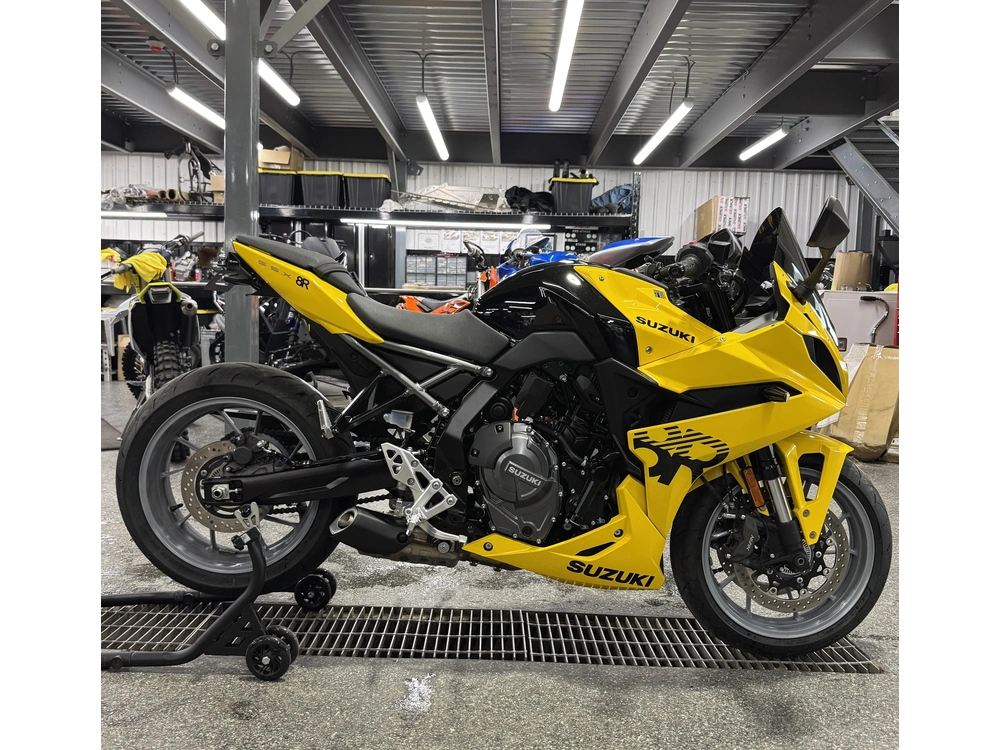 Suzuki Gsx 8r 2025 alt