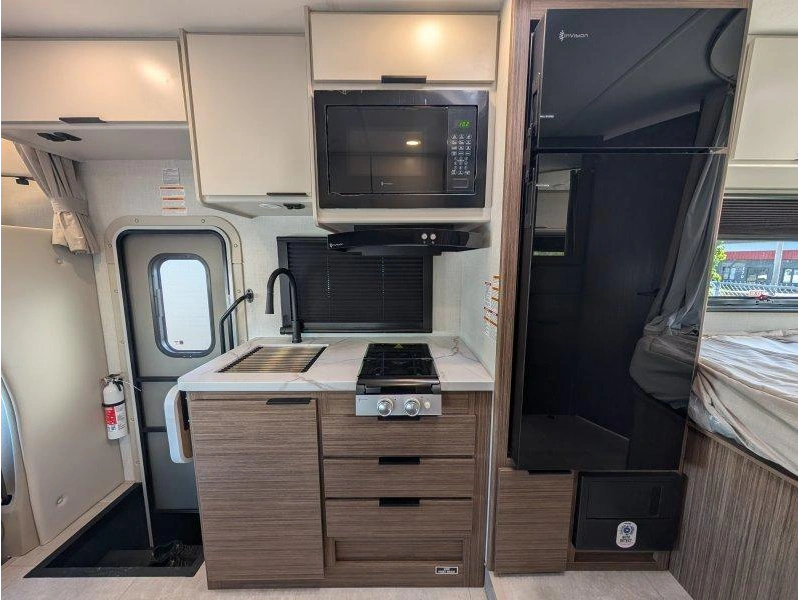 Thor Motor Coach Echelon Lc21 2027 alt