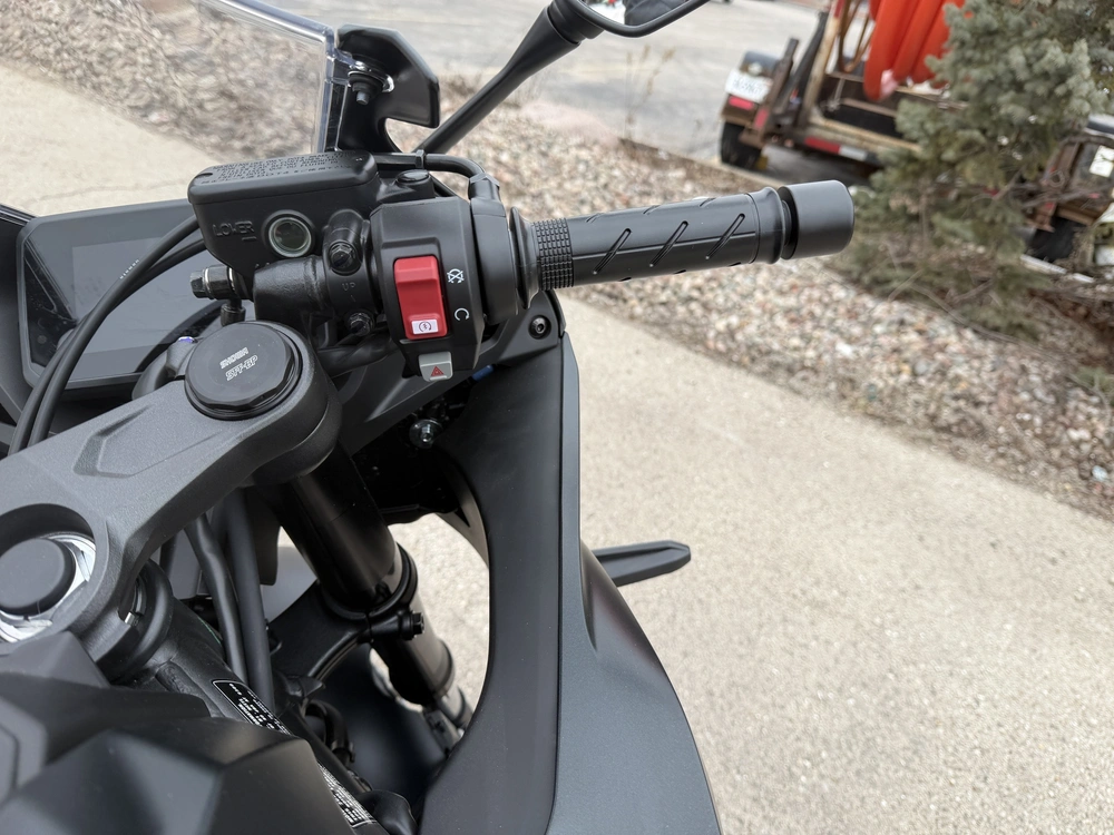 2026 Honda Cbr650r E-clutch alt
