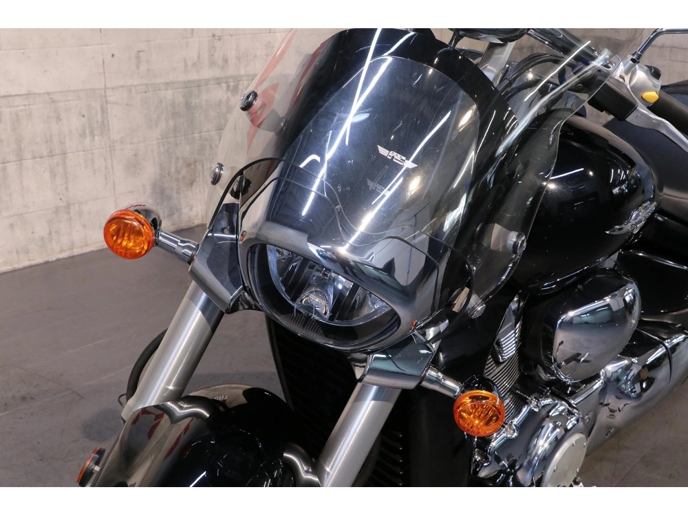 2009 Suzuki Boulevard M109r alt