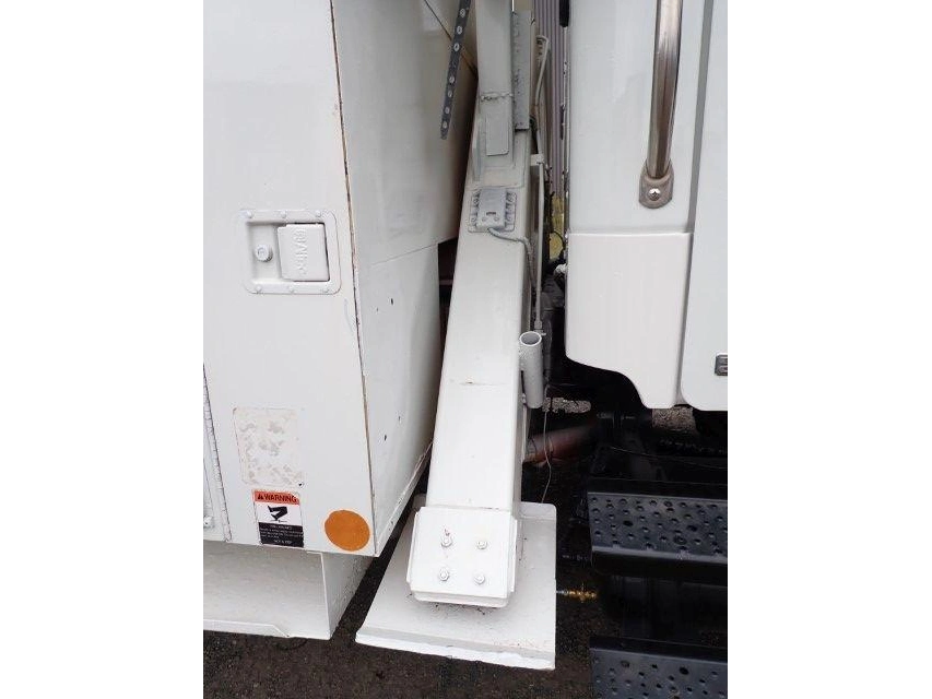 Freightliner M2106 2010