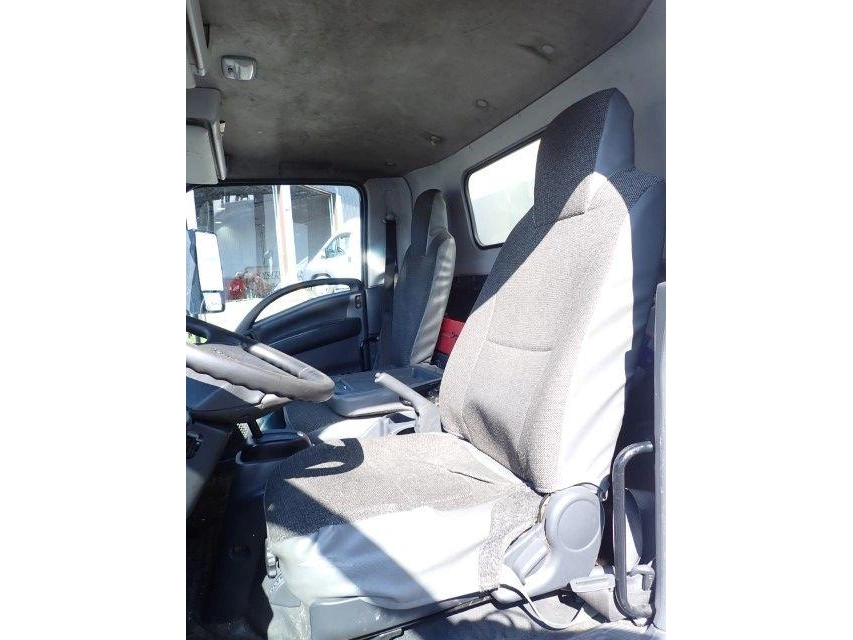 Isuzu Npr 2023