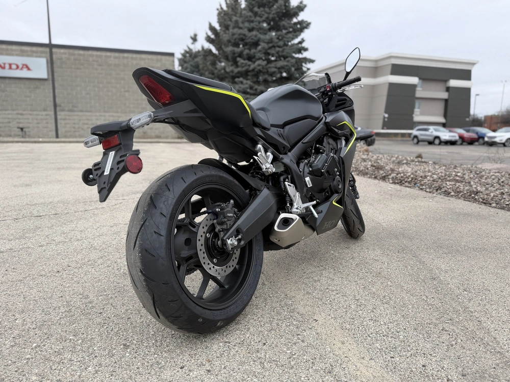 2026 Honda Cbr650r E-clutch alt