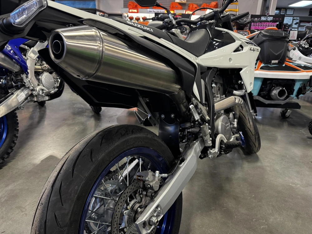 2025 Suzuki Dr-z4sm alt