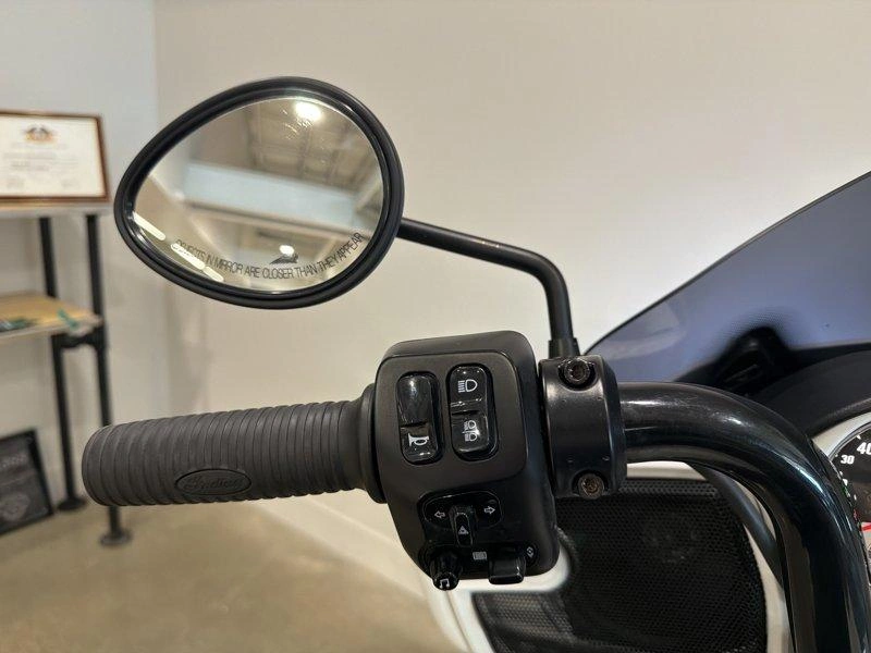 2019 Indian Motorcycle Chieftain Dark Horse alt