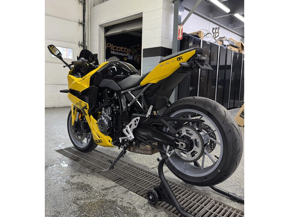 Suzuki Gsx 8r 2025 alt