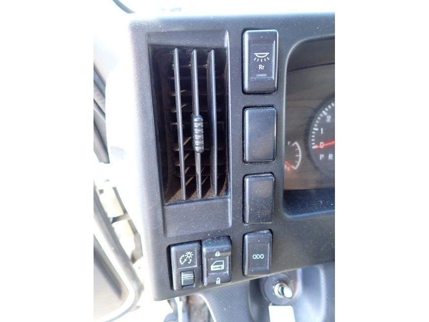 Isuzu Npr 2023