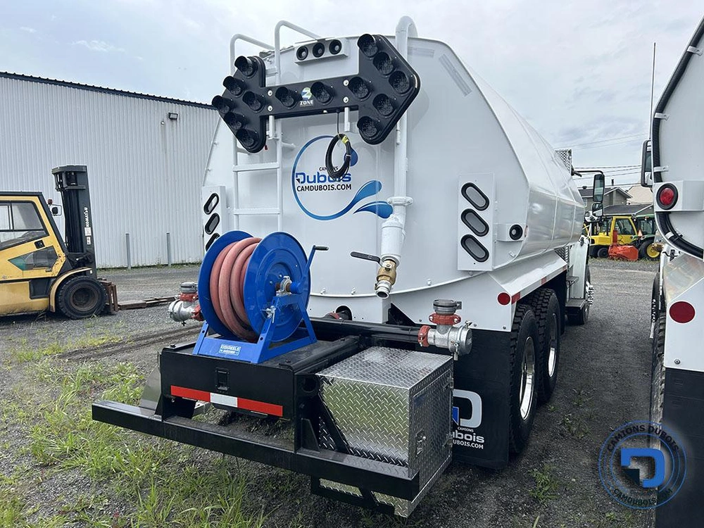 Freightliner M2-106 2014 alt