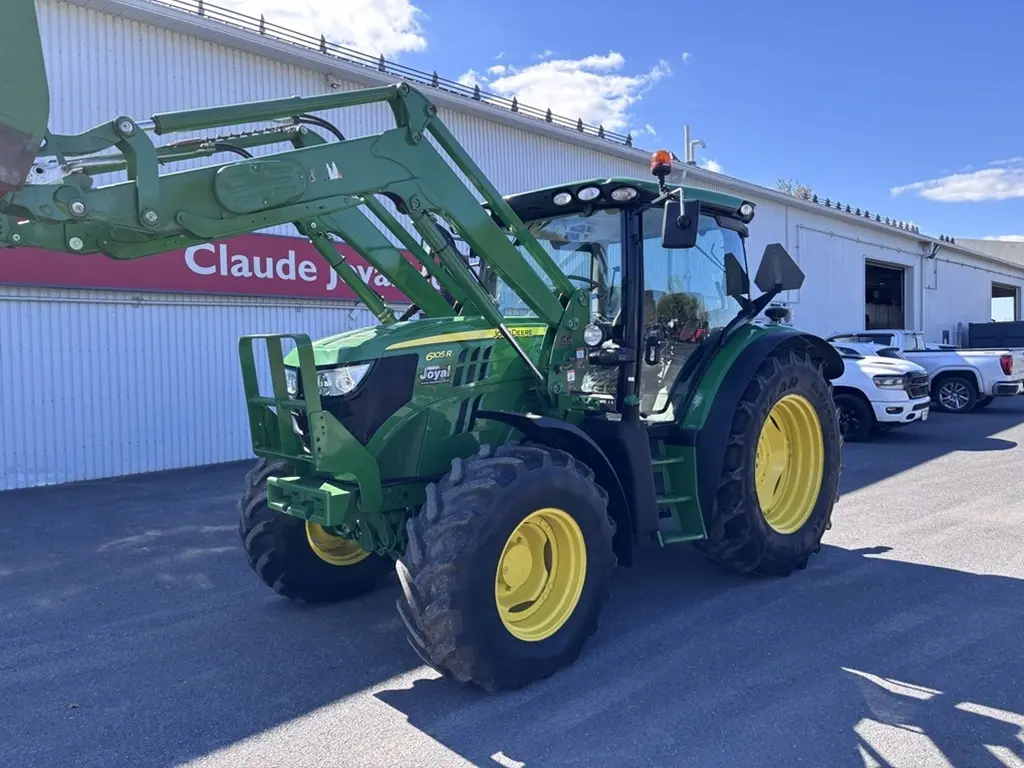 2012 John Deere 6105R 