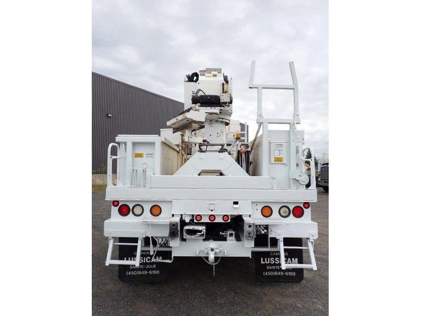 Freightliner M2106 2010