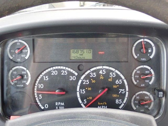 Freightliner M2106 2010