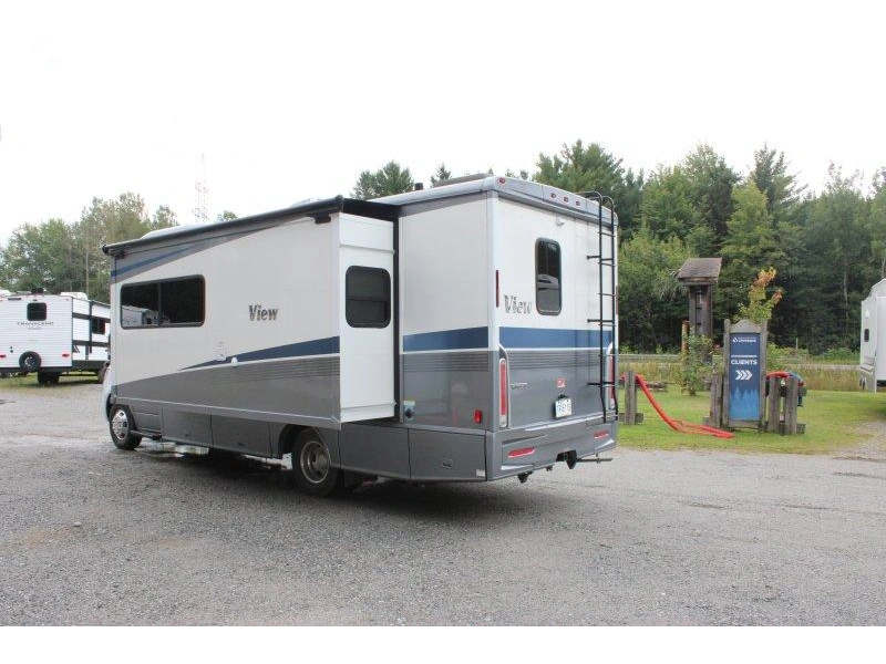 Winnebago View 24d 2021 alt