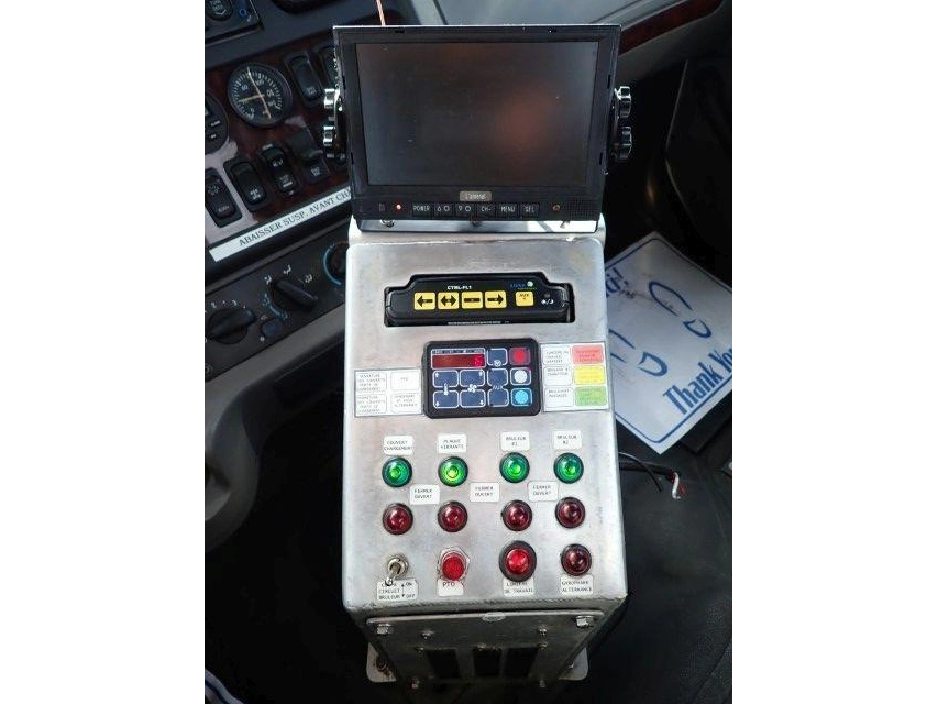 Freightliner 114sd 2013
