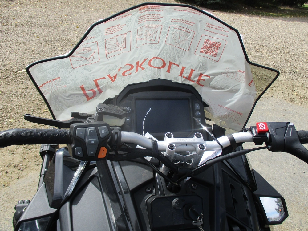 2027 Polaris Sno-27 650 Indyadv137 1.35 Blk alt