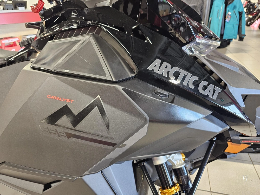 2027 Arctic Cat M 858 Sno Pro 154 2.6 G8 Display alt