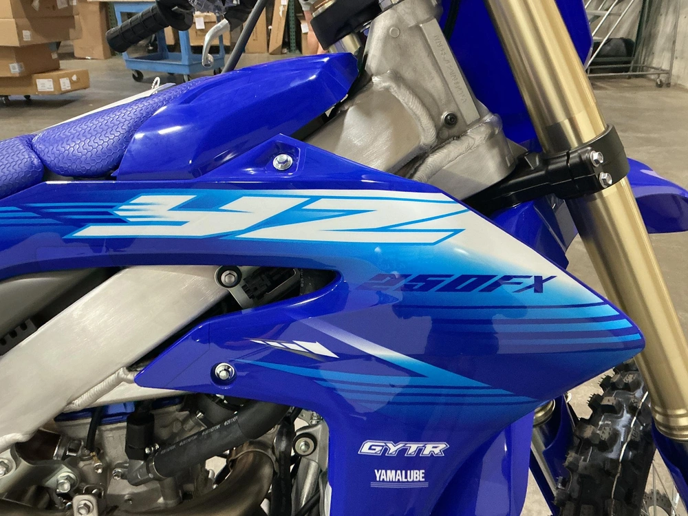 2027 Yamaha Yz250fx alt