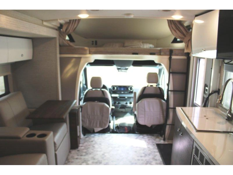 Winnebago View 24d 2021 alt