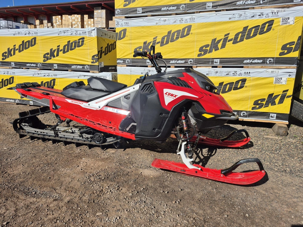 2023 Lynx Shredder Re 850 3900 E-tec Turbo R alt