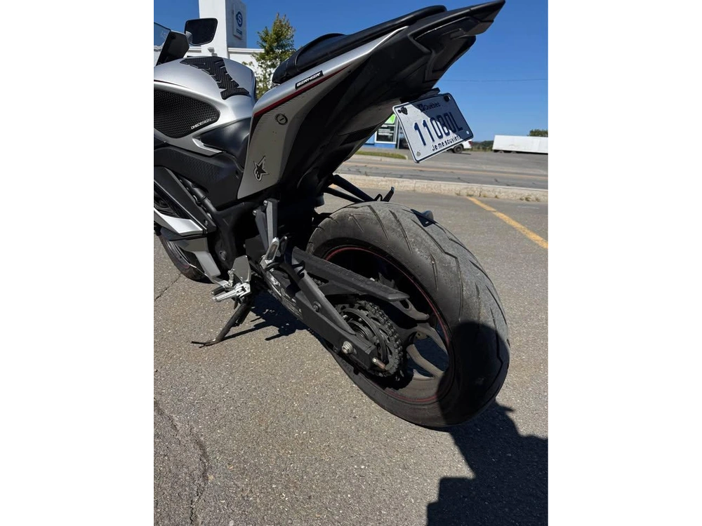 Yamaha R3 2020 alt