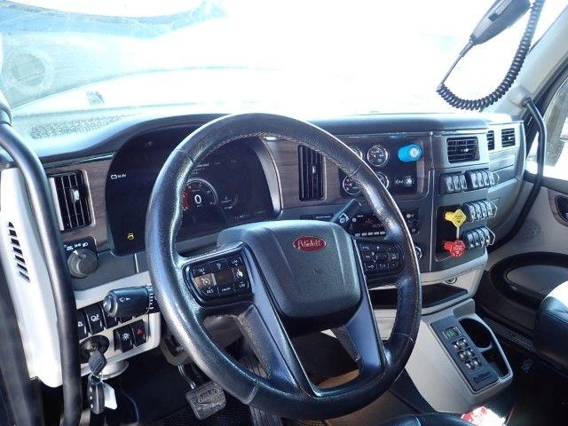 Peterbilt 567 2024