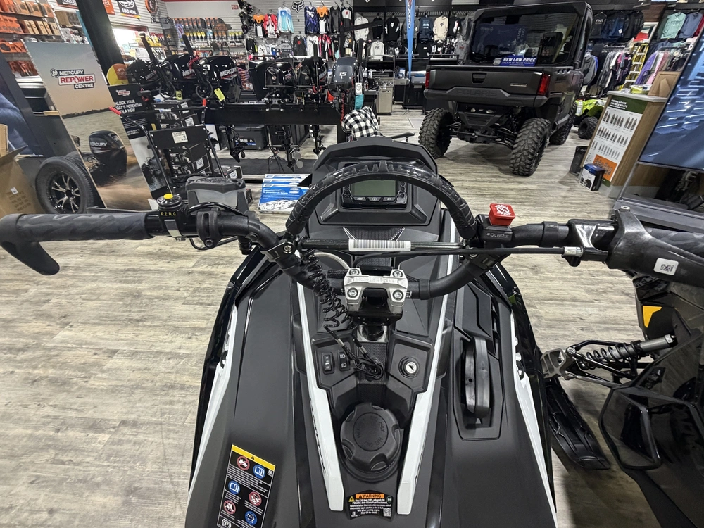 2027 Polaris 650 Rmk Sp 155 Es alt