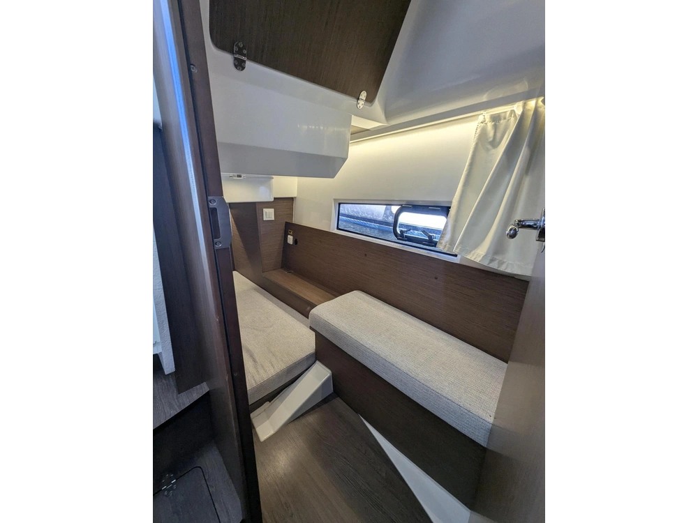 2023 Jeanneau Nc 895 Sport alt