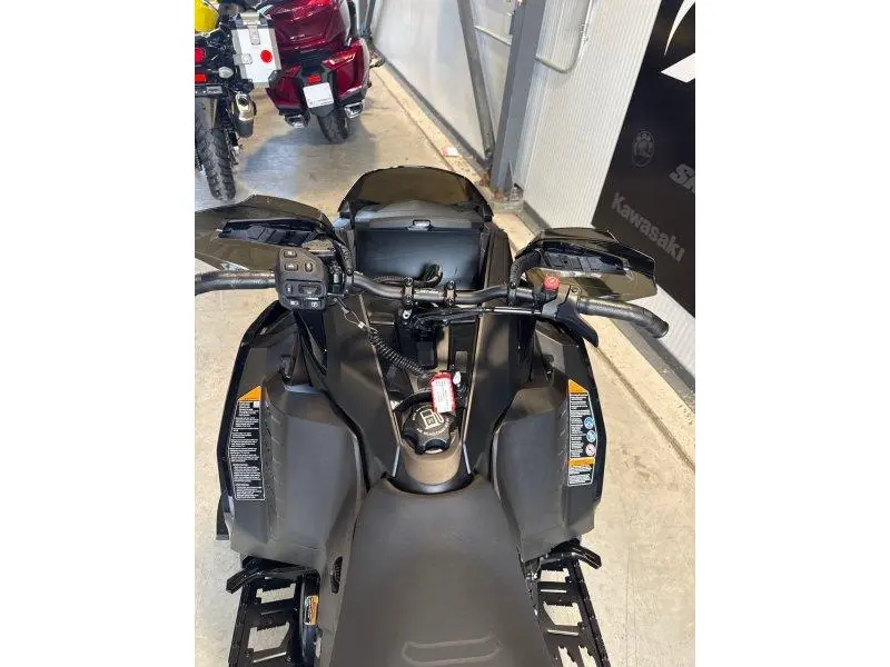 Ski-Doo MXZ X-RS 137 850 E-TEC Ice Ripper XT 1.5'' E.S. w/ Smart-Shox w/ 10.25'' Touchscreen 2026