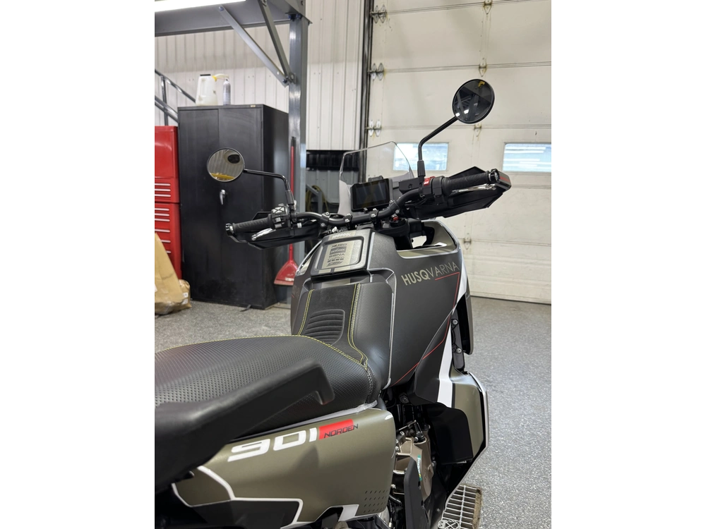 Husqvarna Norden 901 2025 alt
