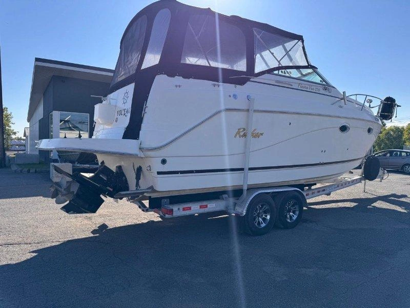 Rinker Boat Co Fiesta Vee 270 2003 alt
