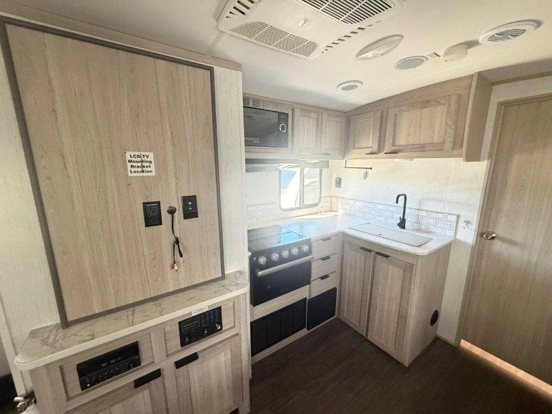 2022 Cruiser Rv Shadow Cruiser 239rbs