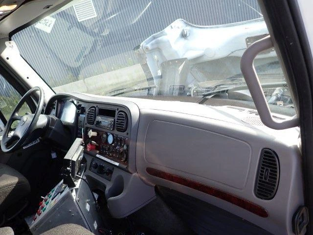 Freightliner 114sd 2013