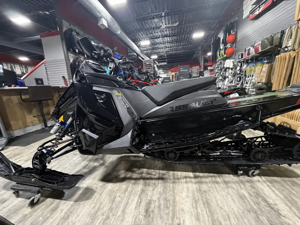 2027 Polaris 9r Sb Assault 146 alt