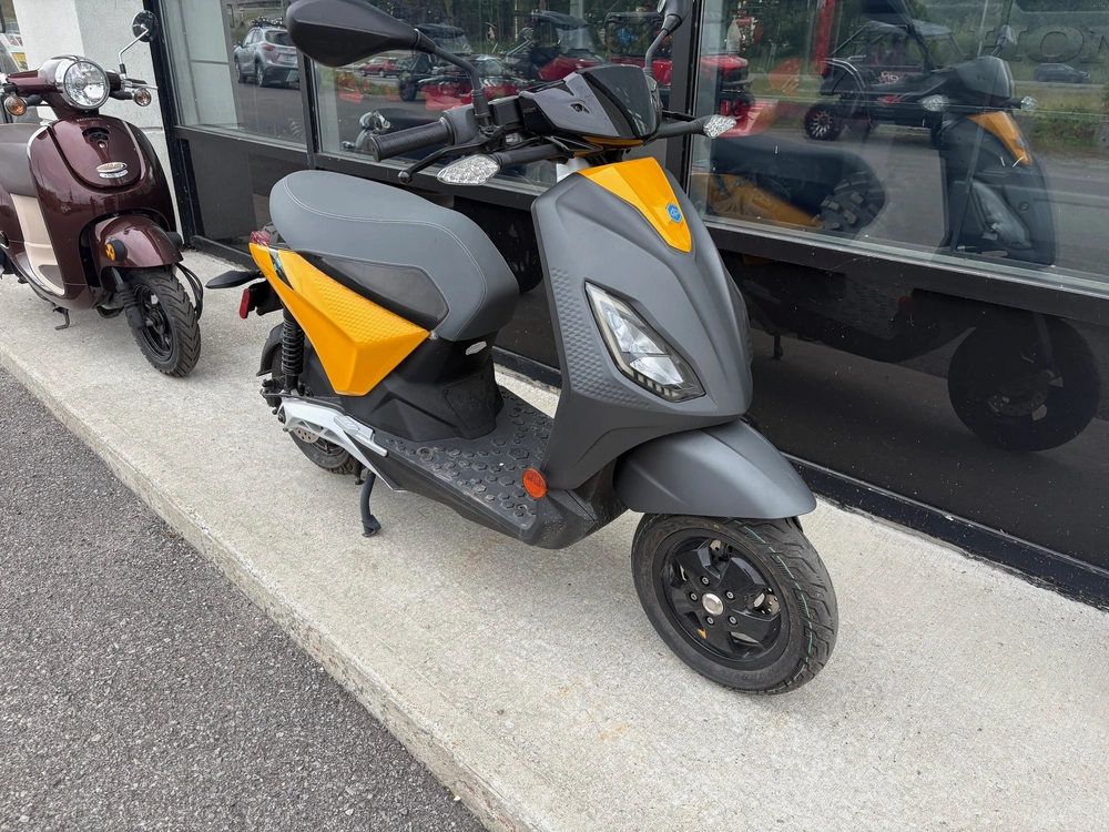 2022 Piaggio One Active 100% Électrique 35 Km alt