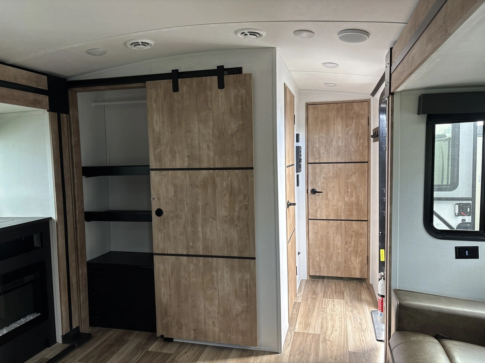 2023 Keystone Rv Outback 340bh alt