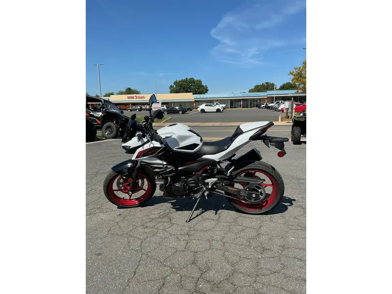 2026 Kawasaki Z500 Se Abs alt