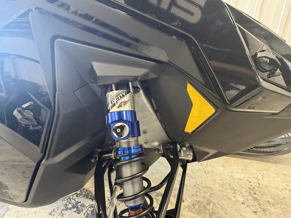 2027 Polaris Boost Sb Aslt Nrw 146 alt