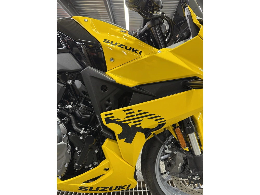 Suzuki Gsx 8r 2025 alt