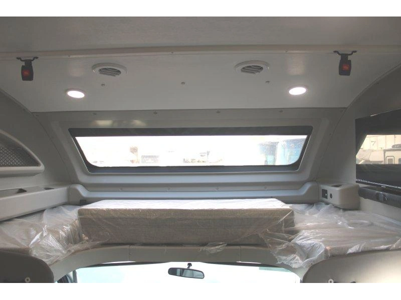 Entegra Coach Odyssey 24b 2027 alt